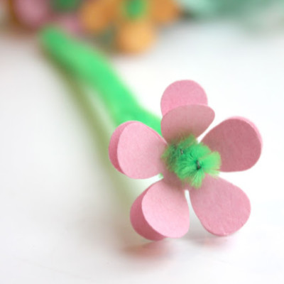 Paper and Pipe Cleaner Flowers