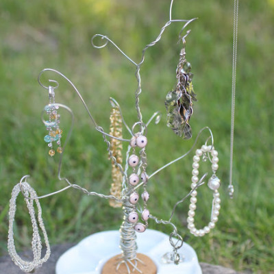 DIY Wire Jewelry Tree