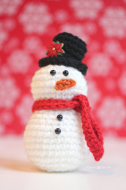 amigurumi snowman pattern crochet tutorial Mini snowman Christmas crochet pattern toys for dolls