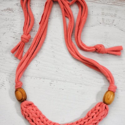 How to Finger Weave a Necklace with T-shirt Yarn