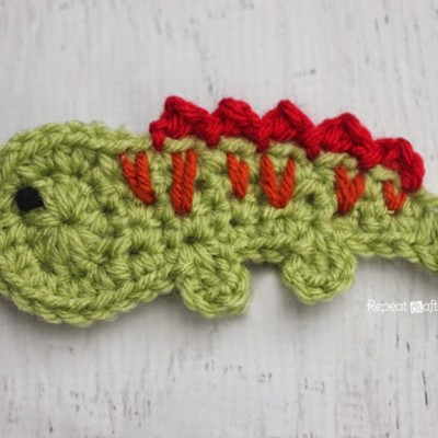 I is for Iguana: Crochet Iguana Applique