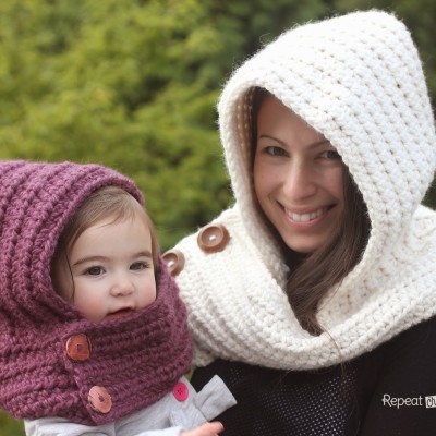 Hooded Crochet Cowl with Lion Brand Thick & Quick Yarn #Scarfie