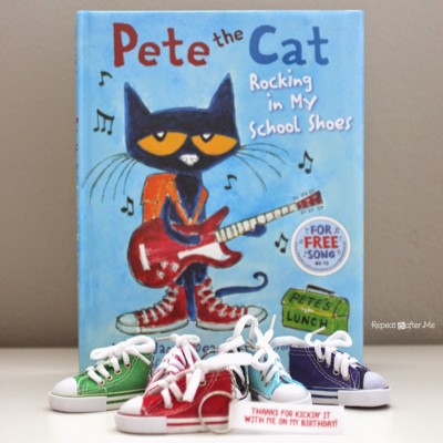 Pete the Cat Party Favor: Rocking in my School Shoes Keychains and Printable