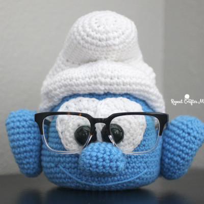 Crochet Brainy Smurf Glasses Holder