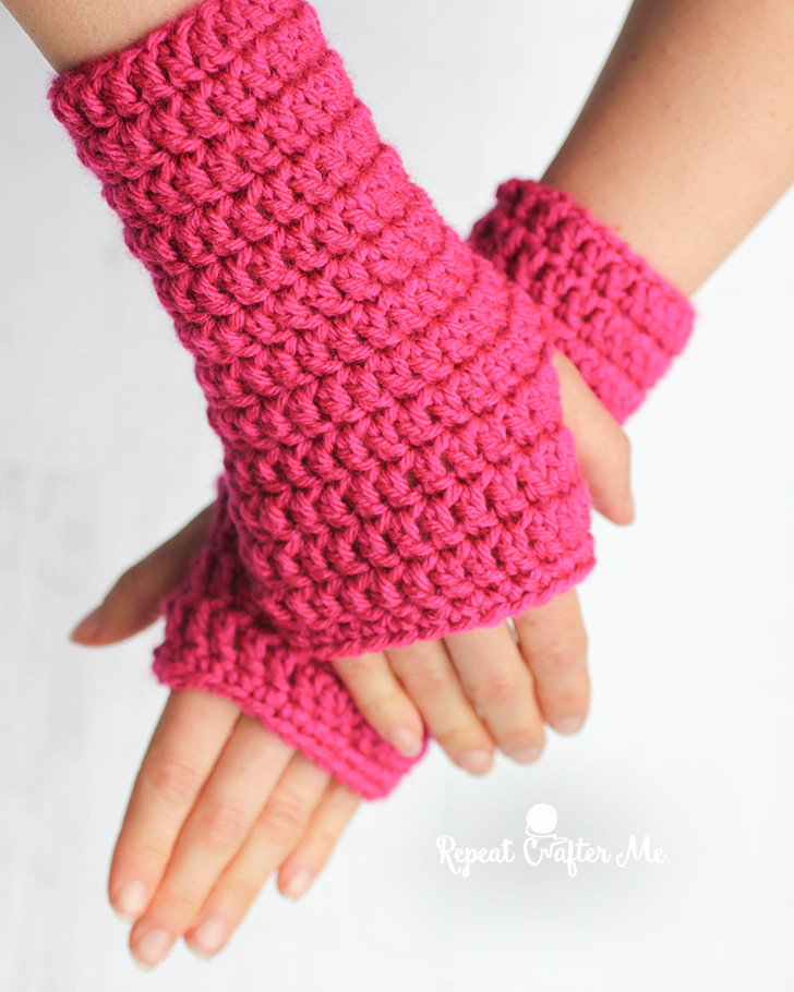 How to Crochet Easy Fingerless Gloves 