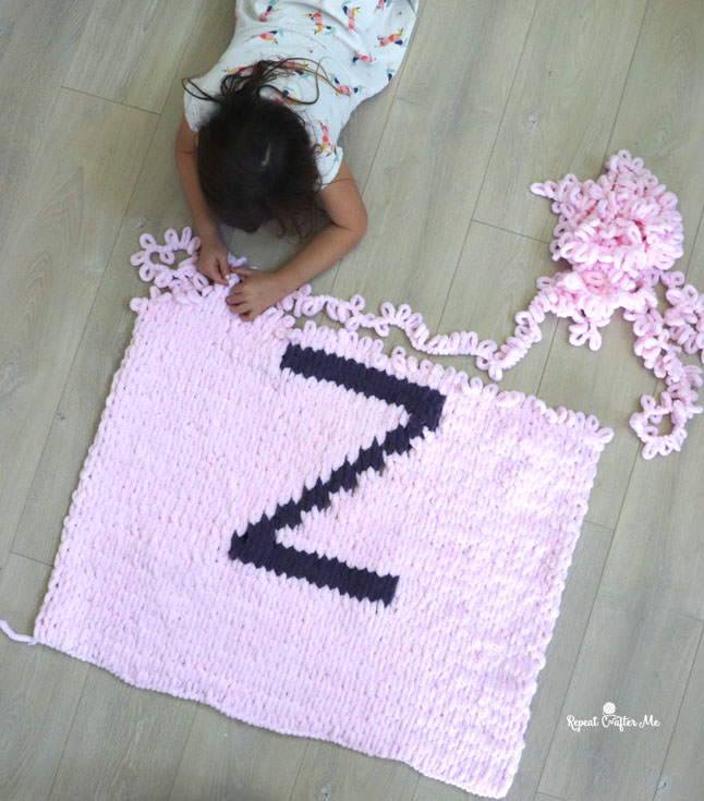 Loop Yarn Letter Blanket - Repeat Crafter Me