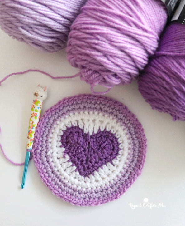 Crochet Heart in a Circle - Repeat Crafter Me