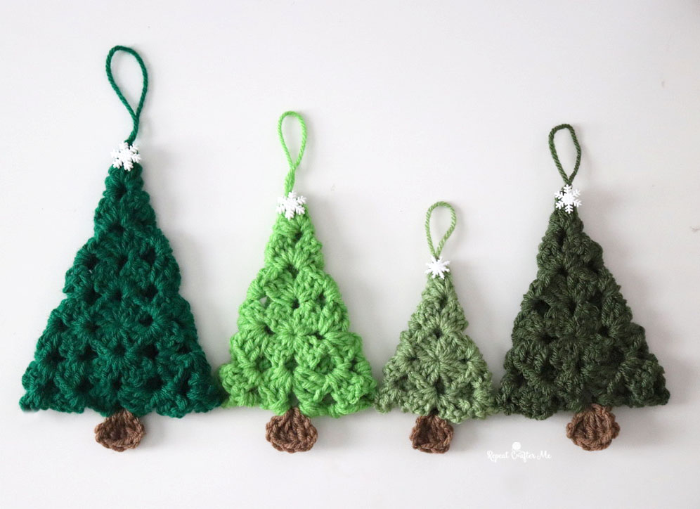 Make A Christmas Tree With Blanket-EZ Yarn - Cute As A Button Crochet