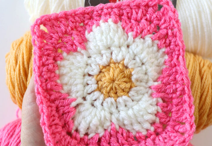5 Petal Daisy Flower Crochet Square