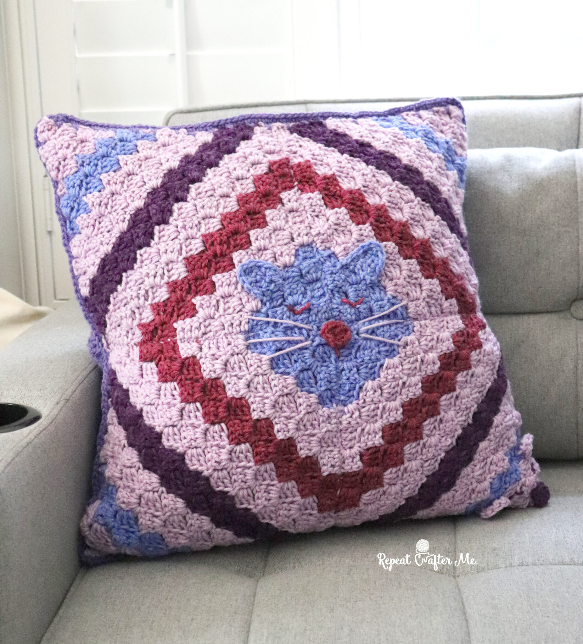 Purr-fectly Playful: My Cat & Mouse Red Heart All In One Quilt Motif ...