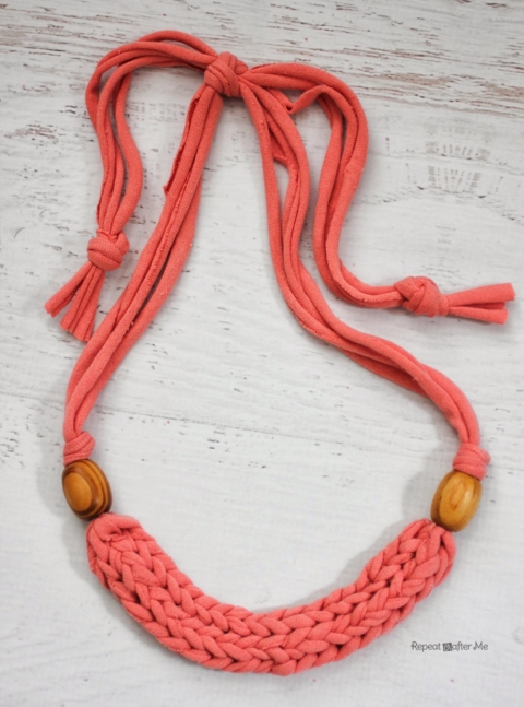 How To Make Easy Colourful DIY T-shirt Yarn Bracelets