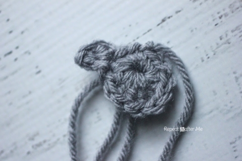 L is for Lamb: Crochet Lamb Applique 