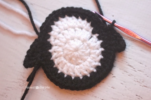 Penguin: Crochet Penguin Applique 