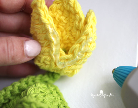 Crochet Tulip With Petals – QuinceFables
