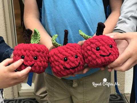 Featured Designer: Giant Apple Free Crochet Pattern - Crocheted by Mia