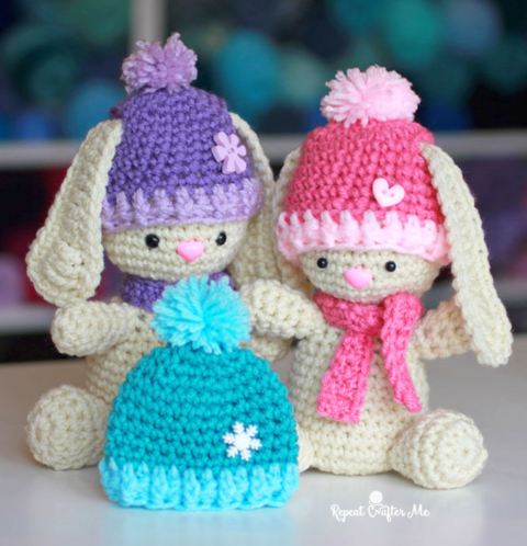 Mini Winter Crochet Hats - Repeat Crafter Me