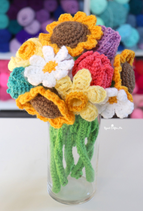 Crochet Tulip Flower - Repeat Crafter Me