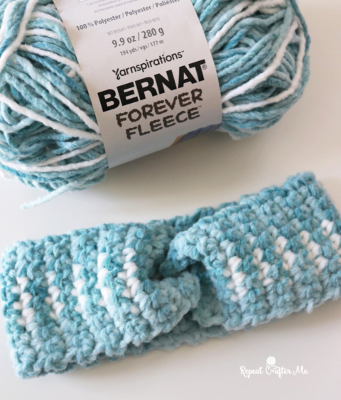 Quick and Easy Bernat Moss Stitch Baby Blanket - Repeat Crafter Me